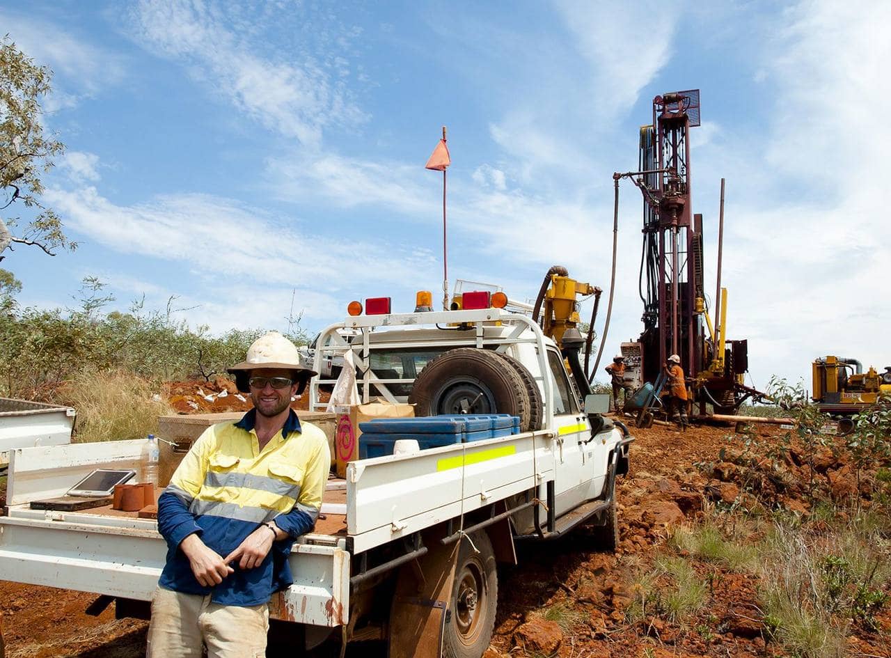 Mining workshop with heavy equipment